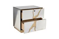 Тумбочка зеркальная с золотым декором Тумбочка зеркальная с золотым декором