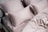 Простыня сатиновая на резинке 160х200х30см пудреная роза Простыня сатиновая на резинке 160х200х30см пудреная роза