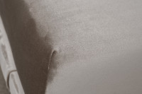 Банкетка Prima на металлических опорах бежевая