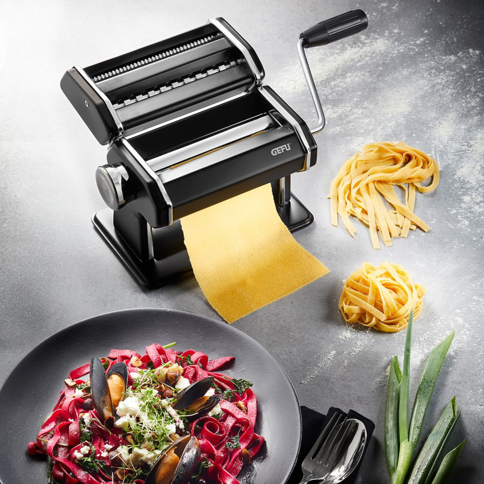Паста-машина "Pasta Perfetta" черная, матовая