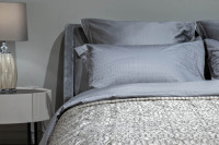 Покрывало HOUSTON 260х260см серое со стежкой Покрывало HOUSTON 260х260см серое со стежкой