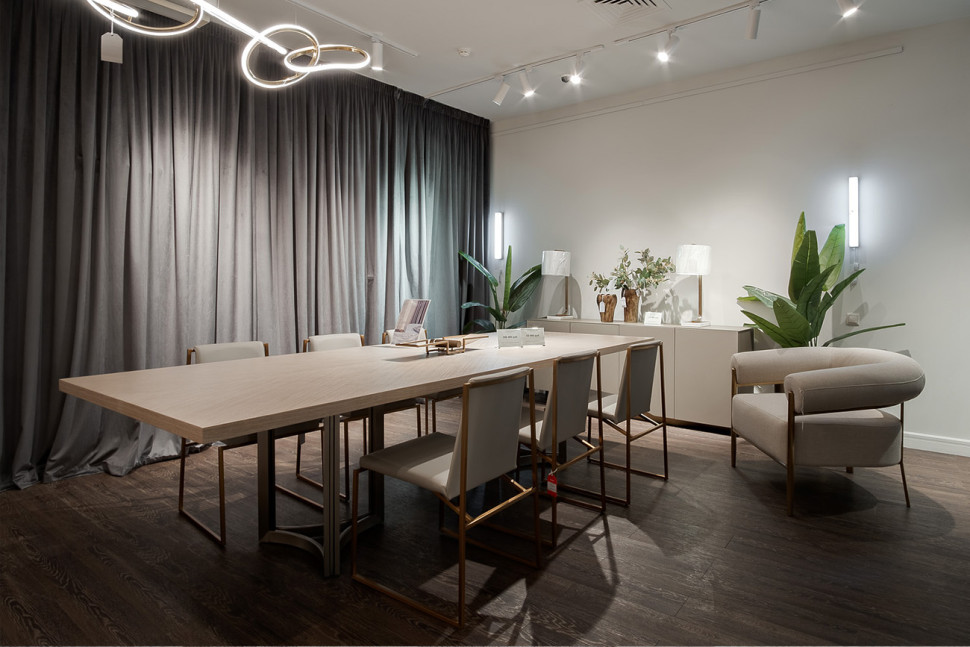 Стул из искусственной кожи серый