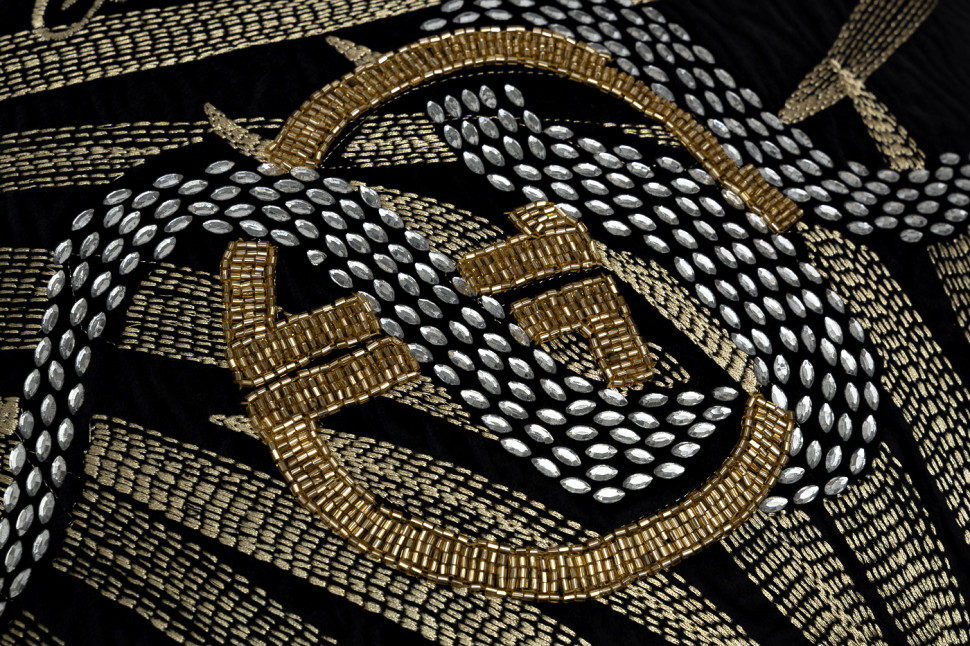 Подушка декоративная с бисером, стеклярусом и вышивкой "Тропики" черная