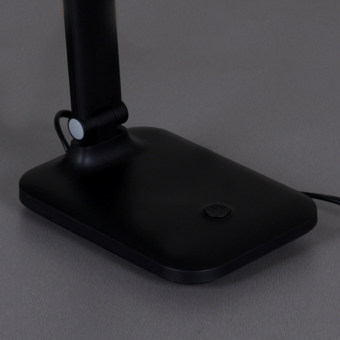 Офисная настольная лампа  00518-0.7-01 BK Reluce