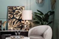 Лампа настольная с кремовым абажуром Лампа настольная с кремовым абажуром