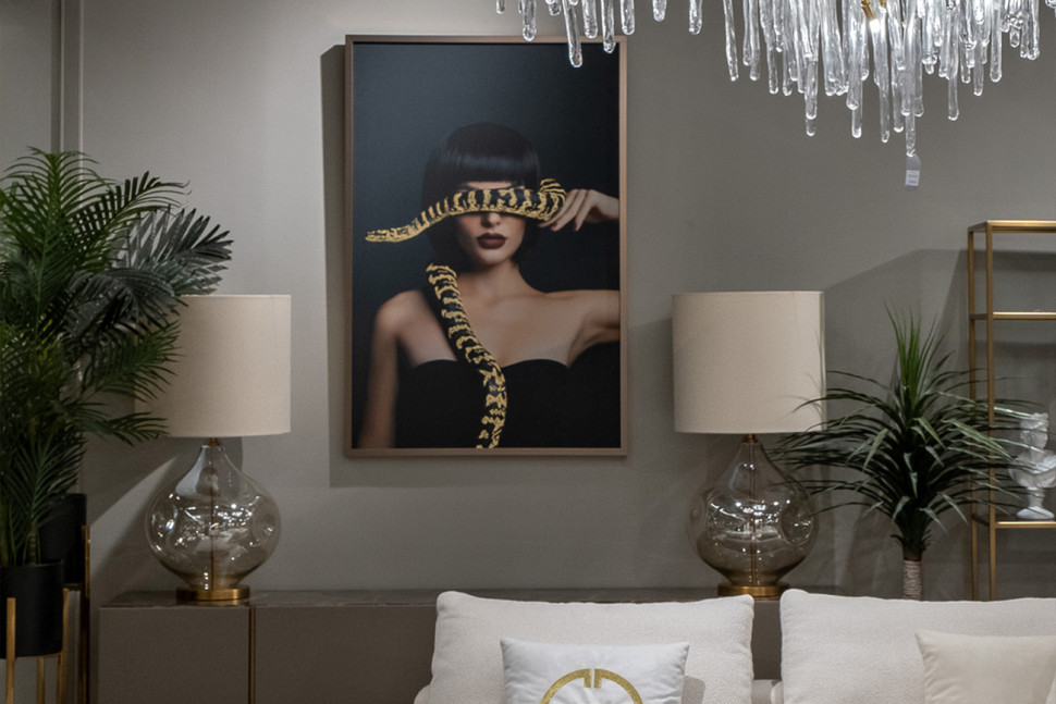 Лампа настольная с кремовым абажуром