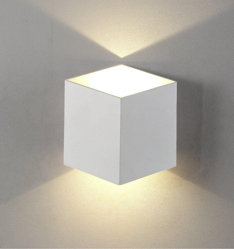 Уличный настенный светодиодный светильник Crystal Lux CLT 227W WH-GO