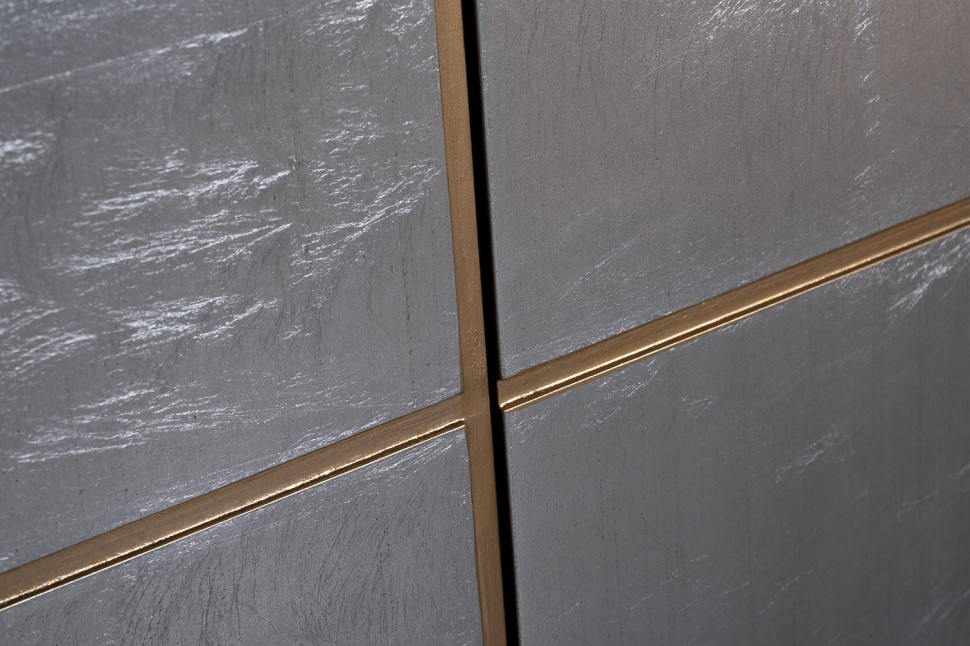 Комод Futuro серебристый с дверцами