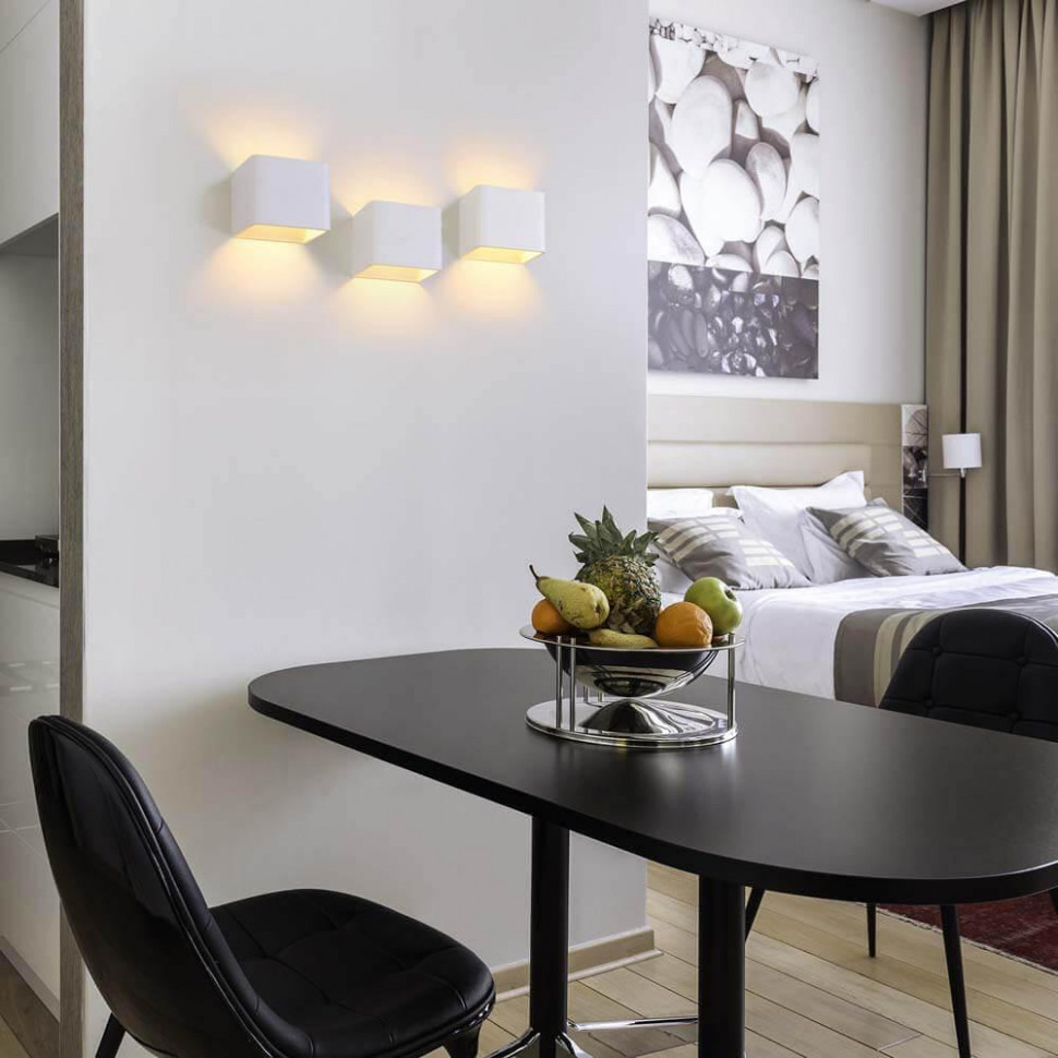 Настенный светодиодный светильник Elektrostandard Coneto Led белый MRL Led 1060 a040452