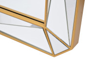 Зеркало с фактурной зеркальной отделкой Зеркало с фактурной зеркальной отделкой