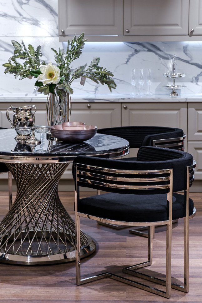 Стул велюровый черный/хром