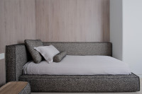 Кровать Runa детская угловая с подъемным механизмом шенилл серый Кровать Runa детская угловая с подъемным механизмом шенилл серый