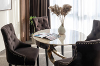 Стул велюровый серый