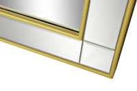 Зеркало декоративное с золотой отделкой Зеркало декоративное с золотой отделкой