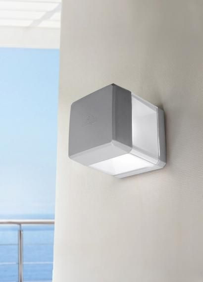 Настенный светильник уличный Ester DS1.560.000.LXD1L Fumagalli