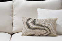 Подушка декоративная с бисером "Мрамор" бежевая