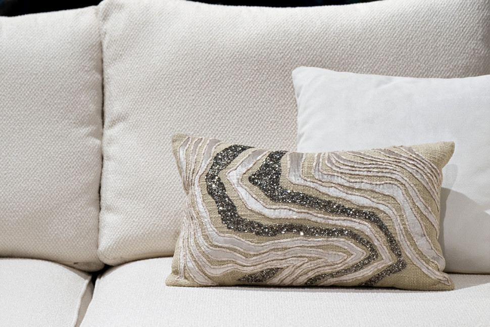 Подушка декоративная с бисером "Мрамор" бежевая