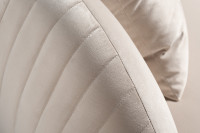 Диван Lea трехместный велюровый кремовый Диван Lea трехместный велюровый кремовый