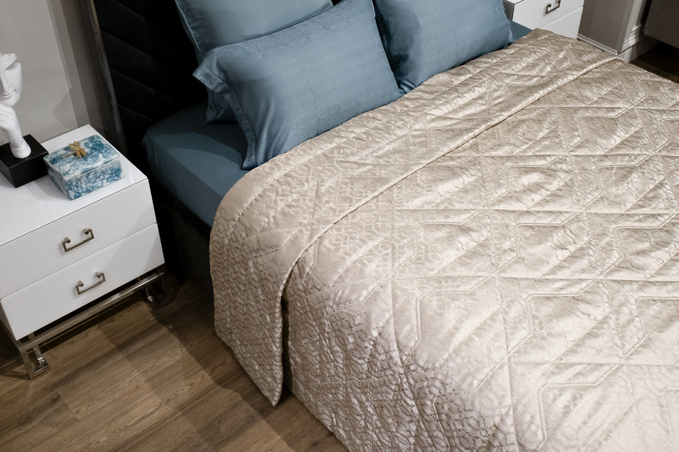 Покрывало "Канто" 260х260см со стежкой