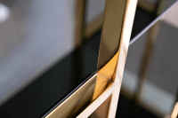 Стеллаж с черным стеклом (золотой) Стеллаж с черным стеклом (золотой)