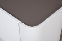 Тумбочка светлая с металлическим каркасом Тумбочка светлая с металлическим каркасом