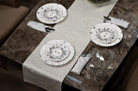 Текстильная дорожка для стола "Брасс" бежевая Текстильная дорожка для стола "Брасс" бежевая